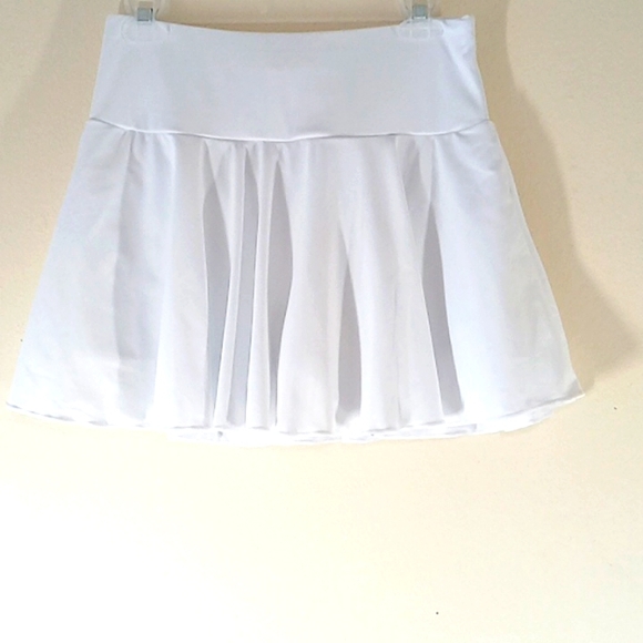 HALARA Other Halara That Tiktok Brand Women White Skirt Medium Athleticwear Workout New Yoga